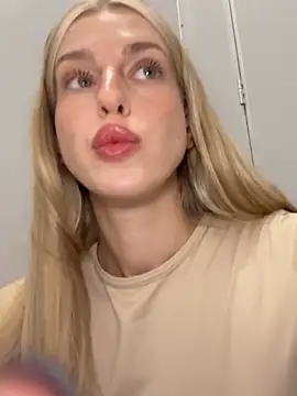 Kira_mia - TAKE OFF TOP IN BK 💦