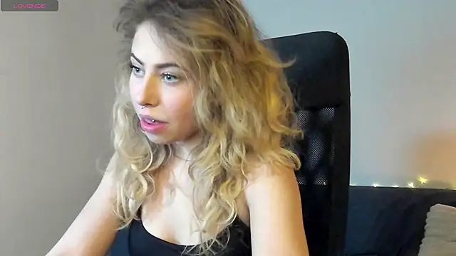 ChristySummeer - szoknya le :P