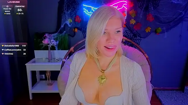 Lindsi_Luvviv - spank my wet ass