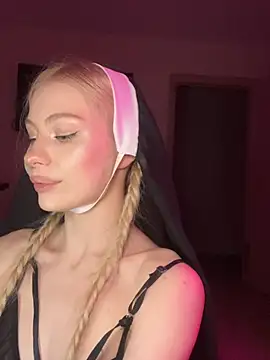 Ankasuee - show nipples