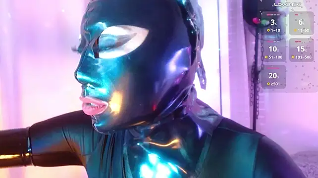 LatexDevil_Blondie - tax rubber