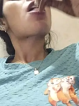 Raseeli_bhabhi1 - Boobs sucking