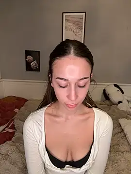 ChiaraMauzi - Finger Blowjob