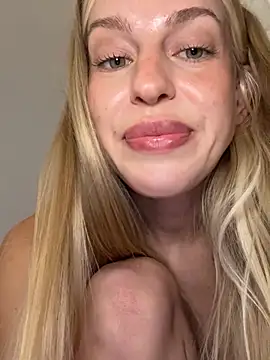 Kira_mia - TAKE OFF TOP IN BK 💦