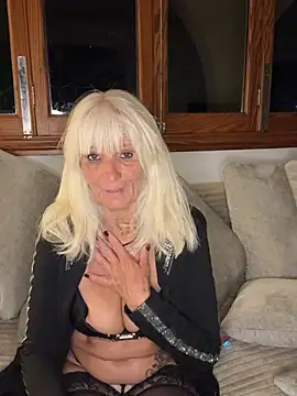 ReitherrinNatascha - Fuß Schwanzmassage + Diry Talk 😈