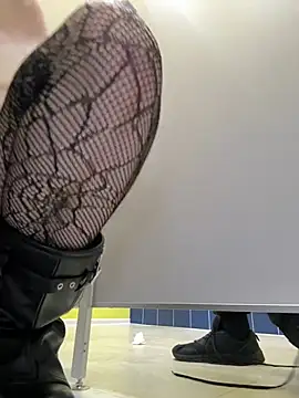 LollyPollly - SLAP ASS NEAR URINALS 🍑