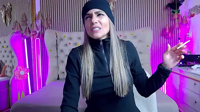 PlayfulShow - I can offer a red orgasm at goal