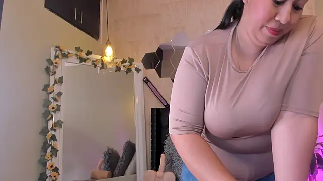 Fransheska-mon - finger my pussy