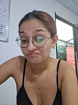 Ary-18 - Naked + masturbation