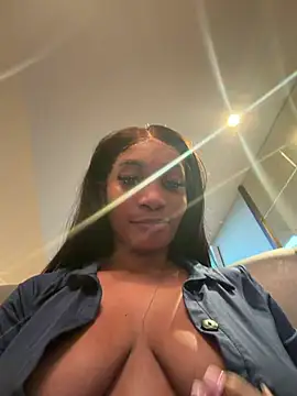 ___Nessa - Squirt&moan hard walkway public