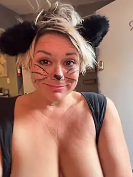 Nikiss333 - Shirt off