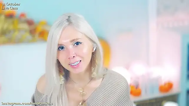 Amoramias - Sensual Striptease