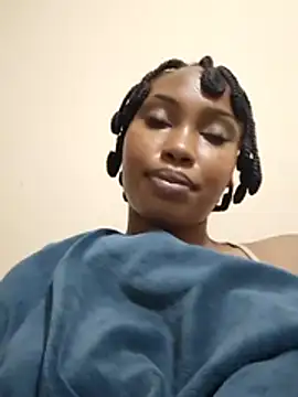 Nasty_boo_boo - spoil the queen