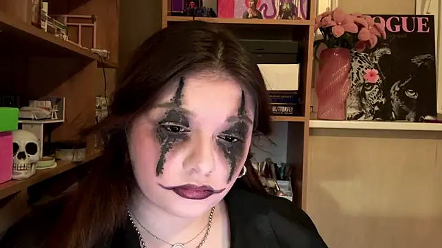 ArianaHowk - Tell me i'm beautiful