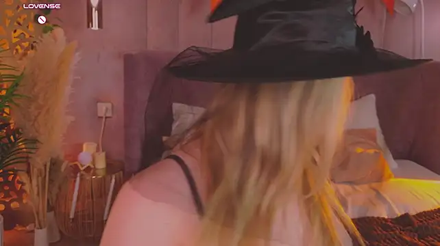 Smiley_Mia - spank the witch