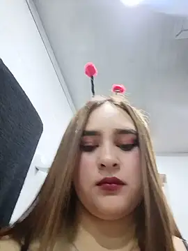 Katty_42 - Tits out x1min in public 😱Tits