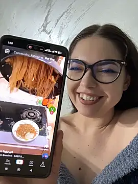 KaylaLewyss - Let’s start the Weekend 🥳