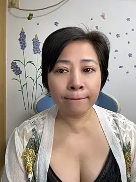 Mimi_6888 - 反差少妇，赚米养家，更多大尺度表演，各种好玩的小道具，都在​C​2C，快来跟我一