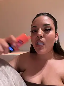 Ayla-18 - Show my Ass Doggy Pose 10 sec🥵