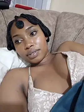 Nasty_boo_boo - spoil the queen