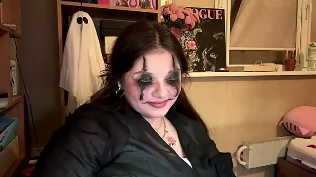 ArianaHowk - Tell me i'm beautiful