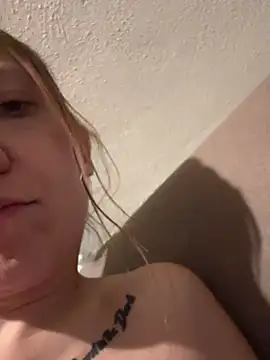 Nature_Melina - Show Boobies