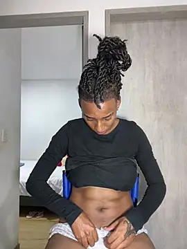 MiaYnicol12 - put pink toy Mia😈