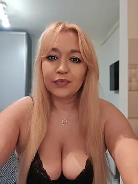 Velurelexa - Naked and play with pussy❤️😍