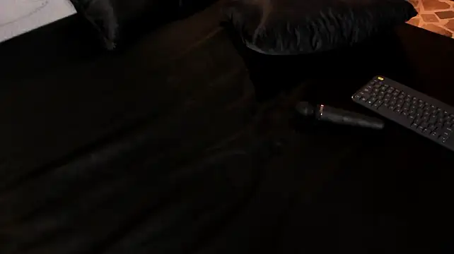 Lupeebony - 1 finger in the ass + 2 min control lush
