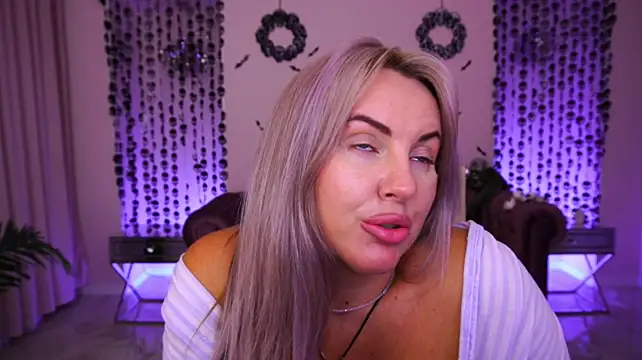 KiraCandyS - Make my nipples hard / play with them
