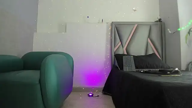 Esterlindez - show off my huge backside