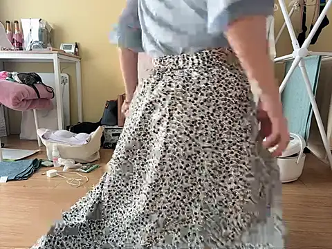 Tsumugi_tsumu - えっちなパンティー見せて❤︎