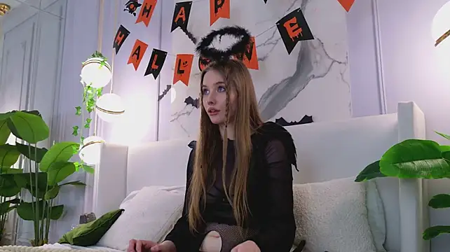 Flora_DeVille - hand bra