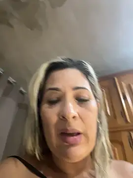 Lindinha-sexy - dildo na buceta e pug no cuzinho!!!
