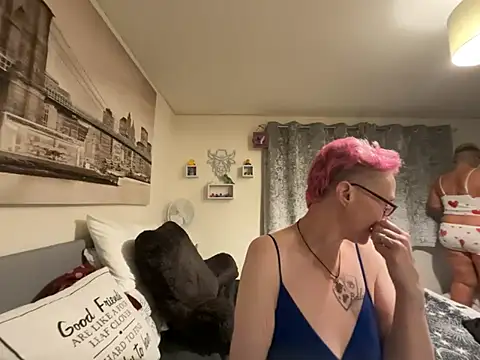 Curvy-Jinx - LT choice of pre recorded video