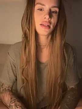 EmiliaCatalina - surprise😍