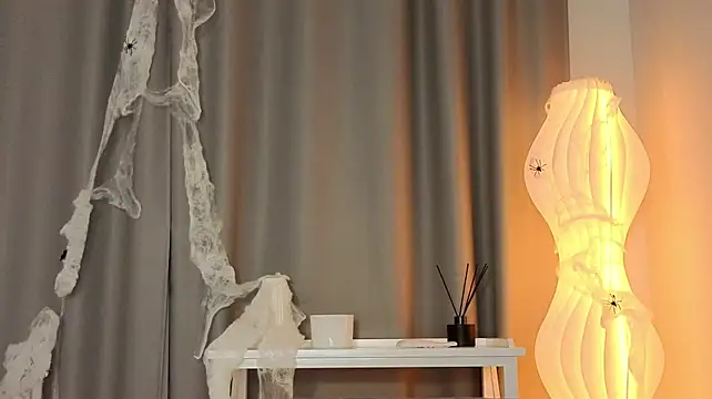 Herminasouth - under boobs + squezee