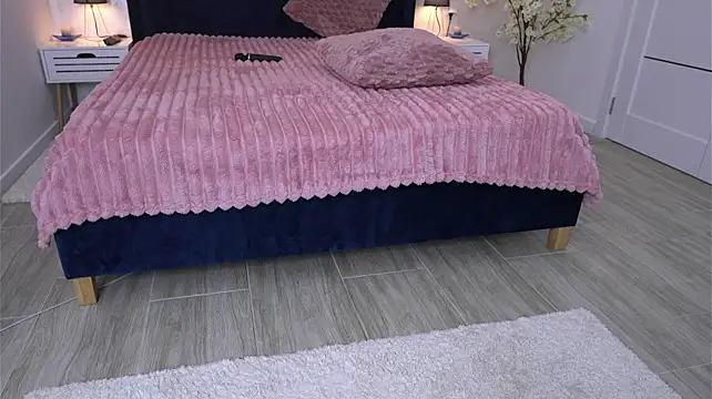NadiaLuvv - Unrwrap me like a present