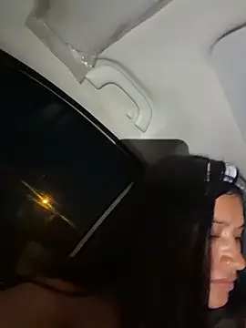 Sexi_noemi - bouncing my tits in the street